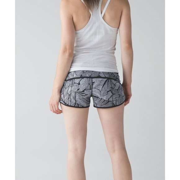 Lululemon Run Speed Short Size 4 Dottie Tribe White Black - Picture 8 of 8